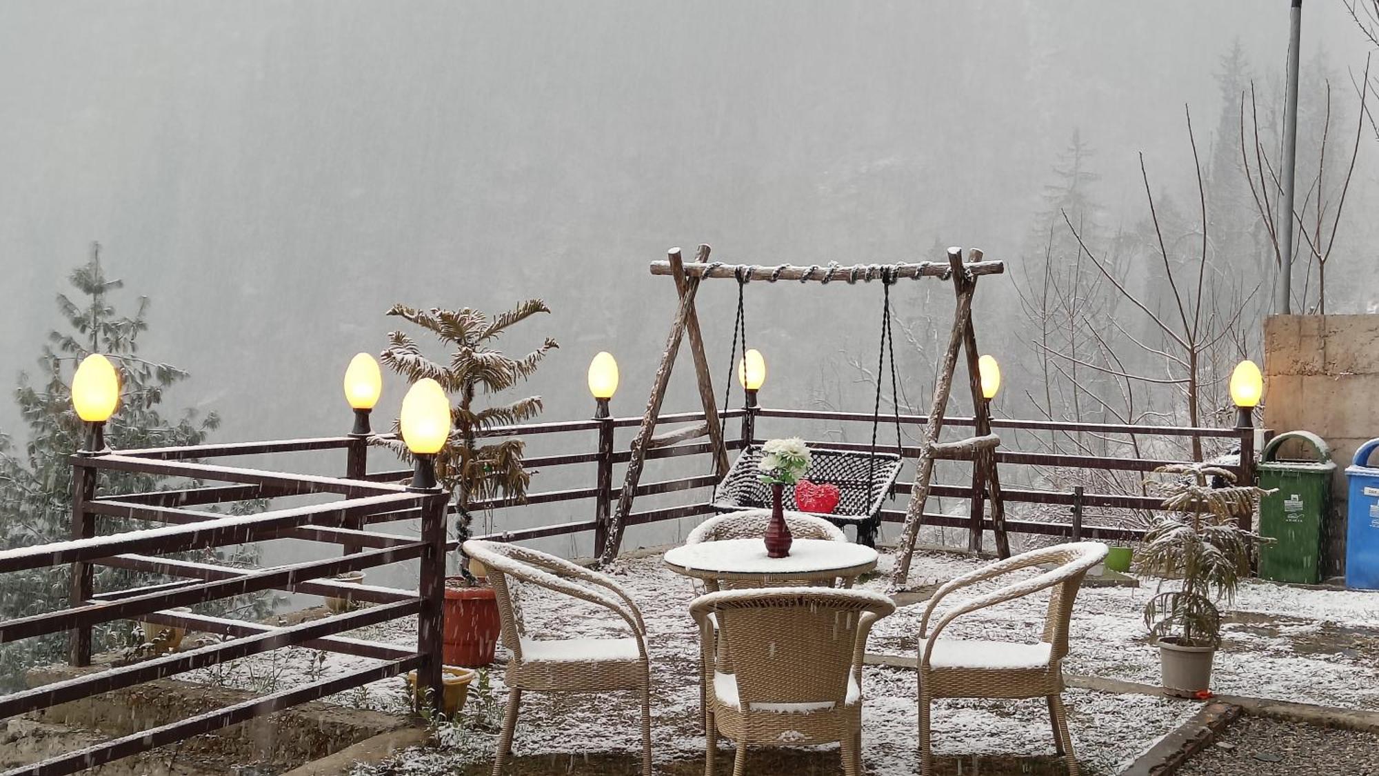 Trimounts-A Boutique Hotel & Wellnes Center In Tirthan Valley Banjār Kültér fotó