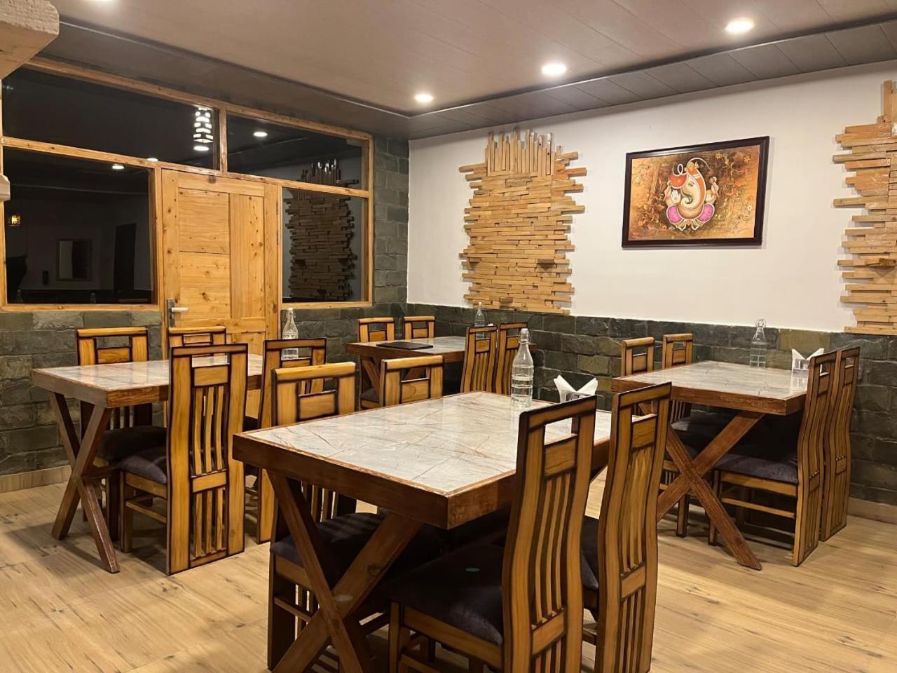 Trimounts-A Boutique Hotel & Wellnes Center In Tirthan Valley Banjār Kültér fotó